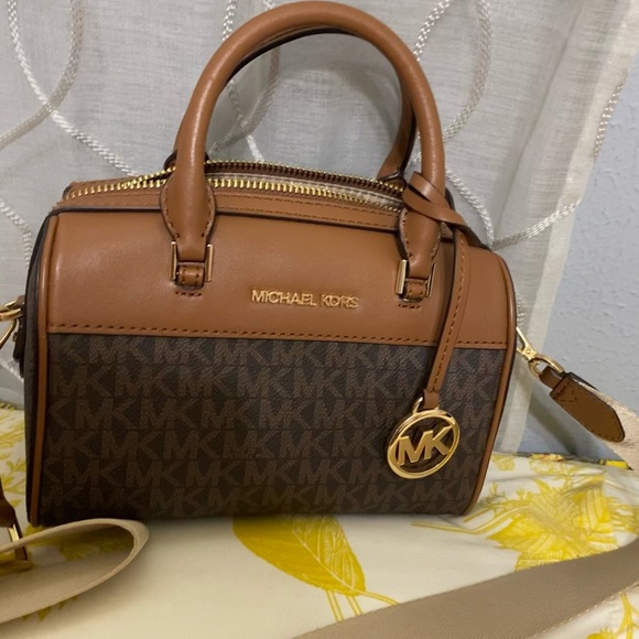 I need to pay for college so getting rid of anything i dont need anymore - Picture 5 of 5